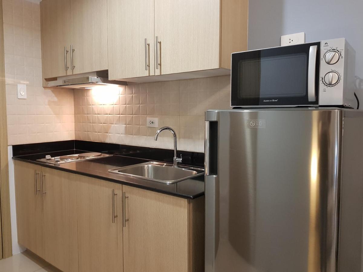 Breeze Residences By Cs Luxe Manila Exteriör bild