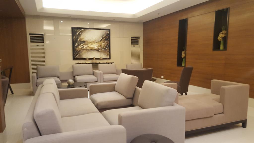 Breeze Residences By Cs Luxe Manila Exteriör bild