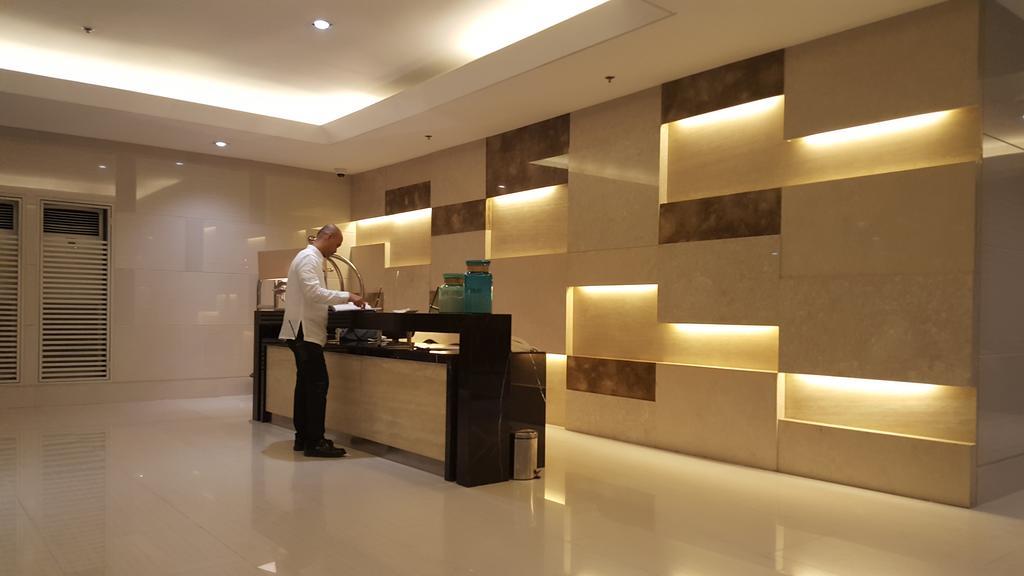 Breeze Residences By Cs Luxe Manila Exteriör bild
