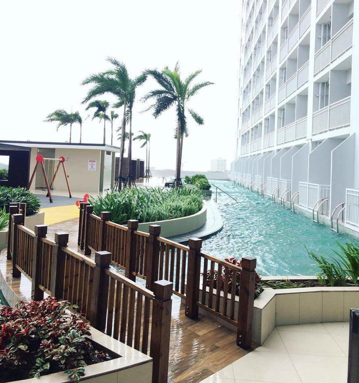 Breeze Residences By Cs Luxe Manila Exteriör bild